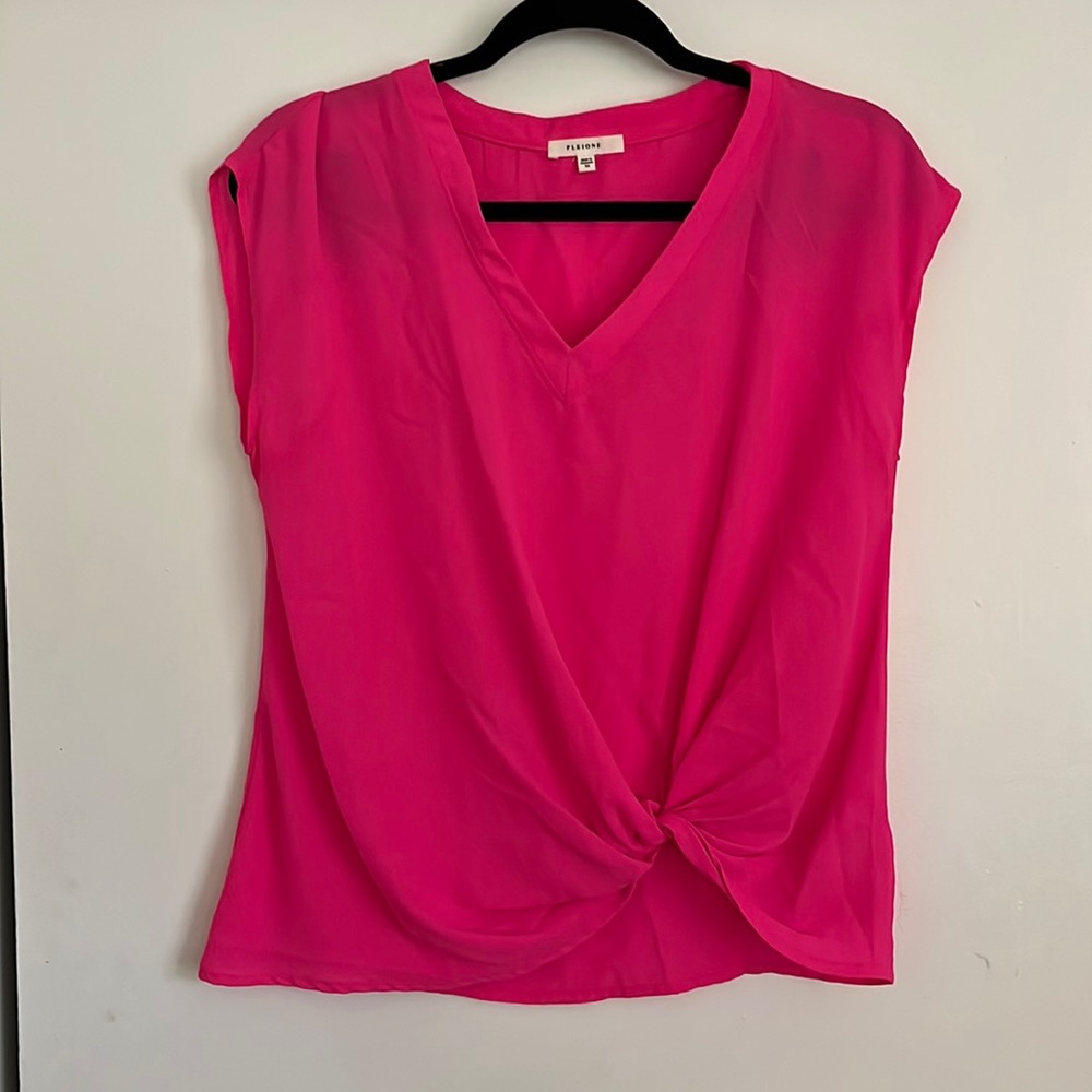 Barbie core! Pink shell style top with waist detail! Size xs